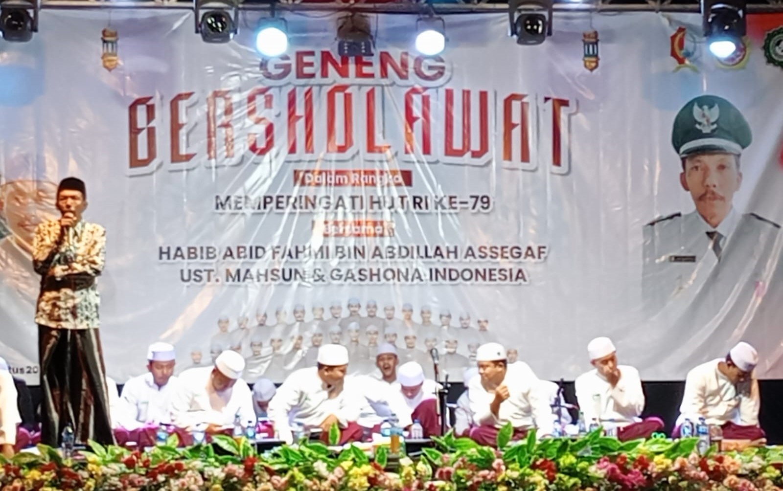 Peringati HUT Kemerdekaan RI Ke-79, Pemdes Geneng, Margomulyo, Gelar Geneng Bersholawat