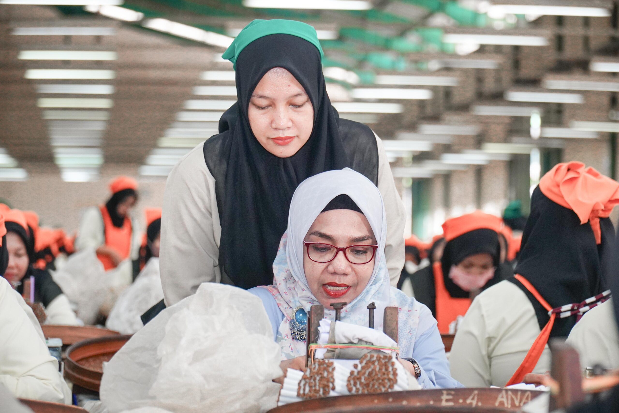 Cantika Wahono Kunjungi 2 Pabrik Rokok di Baureno, Ada Yang Curhat Perlunya Peningkatan UMR
