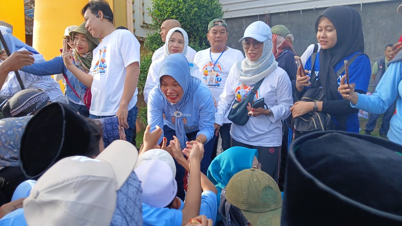 Mlaku Sehat Bareng Alumni ’88 SMP 1 Negeri Bojonegoro, Nyengkuyung Paslon 02 Setyo Wahono – Nurul Azizah