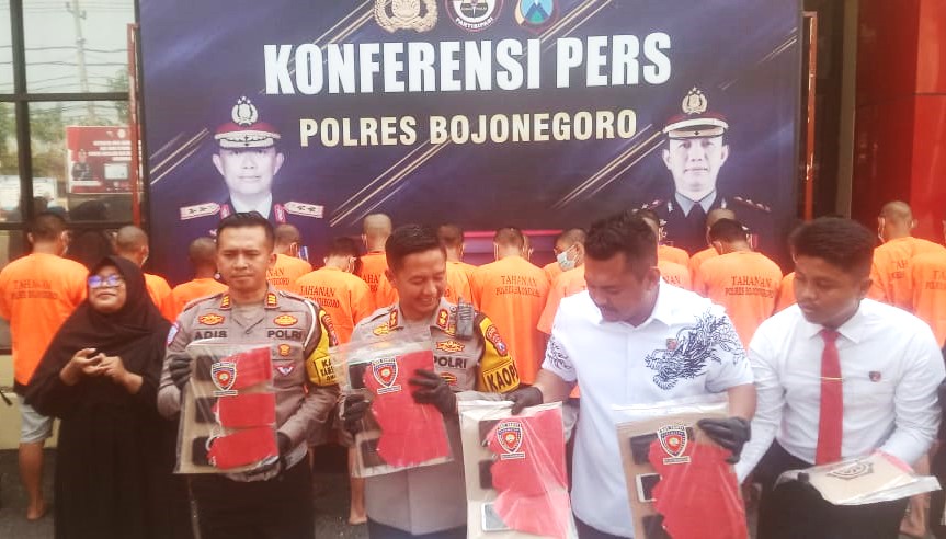 Satreskrim Polres Bojonegoro Berhasil Tangkap 20 Pelaku Judi Online Dari 8 TKP