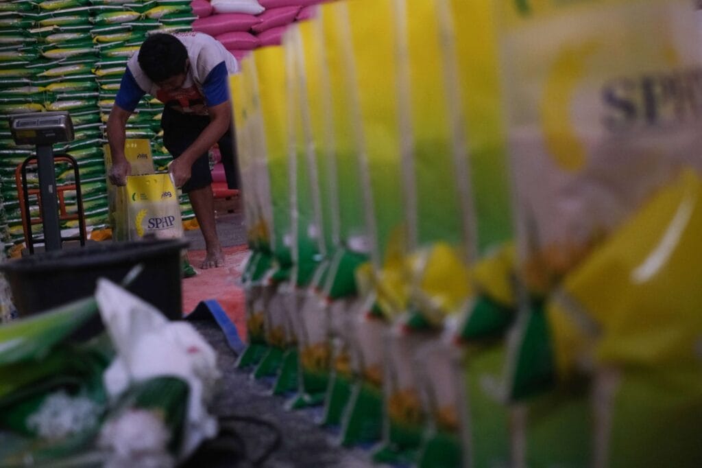 Bulog Salurkan Ribuan Beras SPHP Untuk Stabilisasi Harga