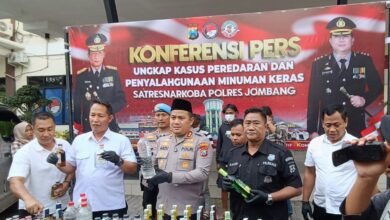 716 Botol Miras Berbagai Merk Beserta 3 Palakunya Berhasil Diamankan Polres Jombang