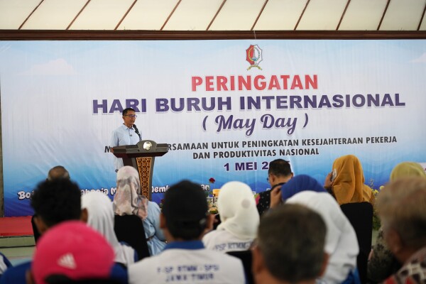 Di Peringatan Hari Buruh Internasional, Bupati Bojonegoro Setyo Wahono, Ajak Turunkan Angka Kemiskinan