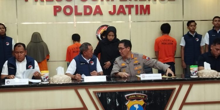 Ditresnarkoba Polda Jatim Berhasil Ungkap Narkoba Yang Disimpan di Shockbreaker. Begini Kronologinya Ditresnarkoba Polda Jatim Berhasil Ungkap Narkoba Yang Disimpan di Shockbreaker. Begini Kronologinya