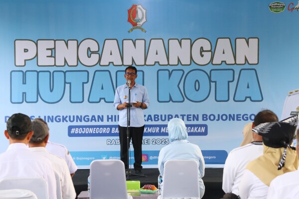 Lestarikan Lingkungan, Bupati Bojonegoro Setyo Wahono, Inisiasi Pencanangan Hutan Kota di Ledok Kulon