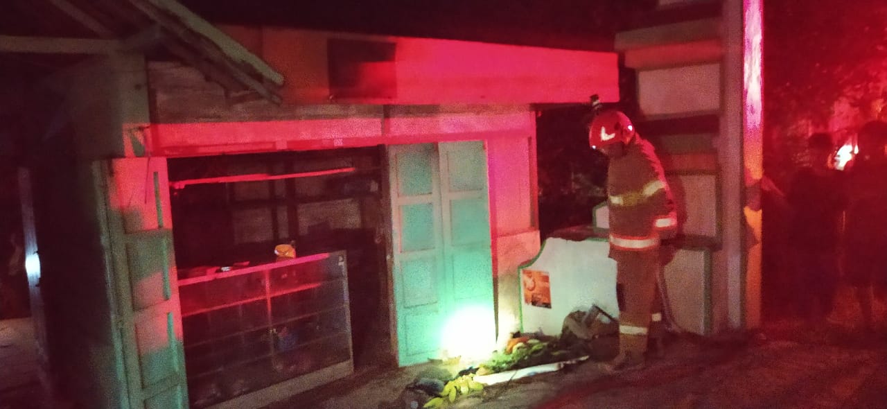 Mengisi Pertalite Ke Botol Dan Tersambar Api Lilin, Sebabkan Kebakaran, di Malo, Bojonegoro
