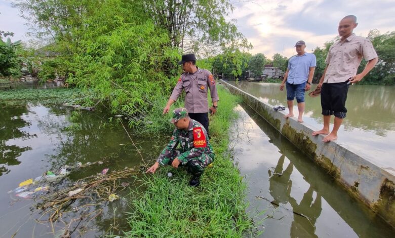 Pamit Cari Ikan, Seorang Warga Prigi, Kanor Ini, Ditemukan Meninggal Tergeletak di Bibir Sungai Pamit Cari Ikan, Seorang Warga Prigi, Kanor Ini, Ditemukan Meninggal Tergeletak di Bibir Sungai