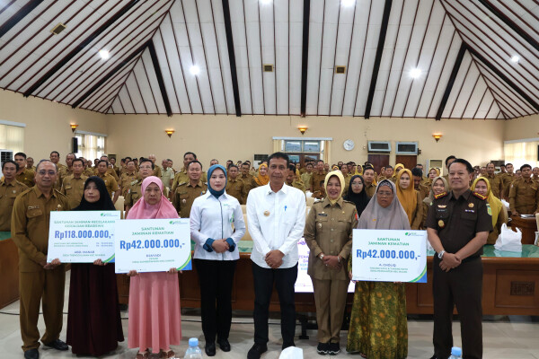 Pemkab Bojonegoro Anggarkan 35,905 Miliar Untuk Daftarkan Warga Miskin Ke BPJS Ketenagakerjaan
