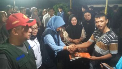 Pemkab Bojonegoro Kirim Mobil Jenazah dan Ambulans Jemput Korban Laka Karanganyar, Serta Beri Santunan Keluarga Korban