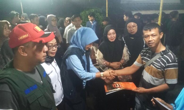 Pemkab Bojonegoro Kirim Mobil Jenazah dan Ambulans Jemput Korban Laka Karanganyar, Serta Beri Santunan Keluarga Korban Pemkab Bojonegoro Kirim Mobil Jenazah dan Ambulans Jemput Korban Laka Karanganyar, Serta Beri Santunan Keluarga Korban