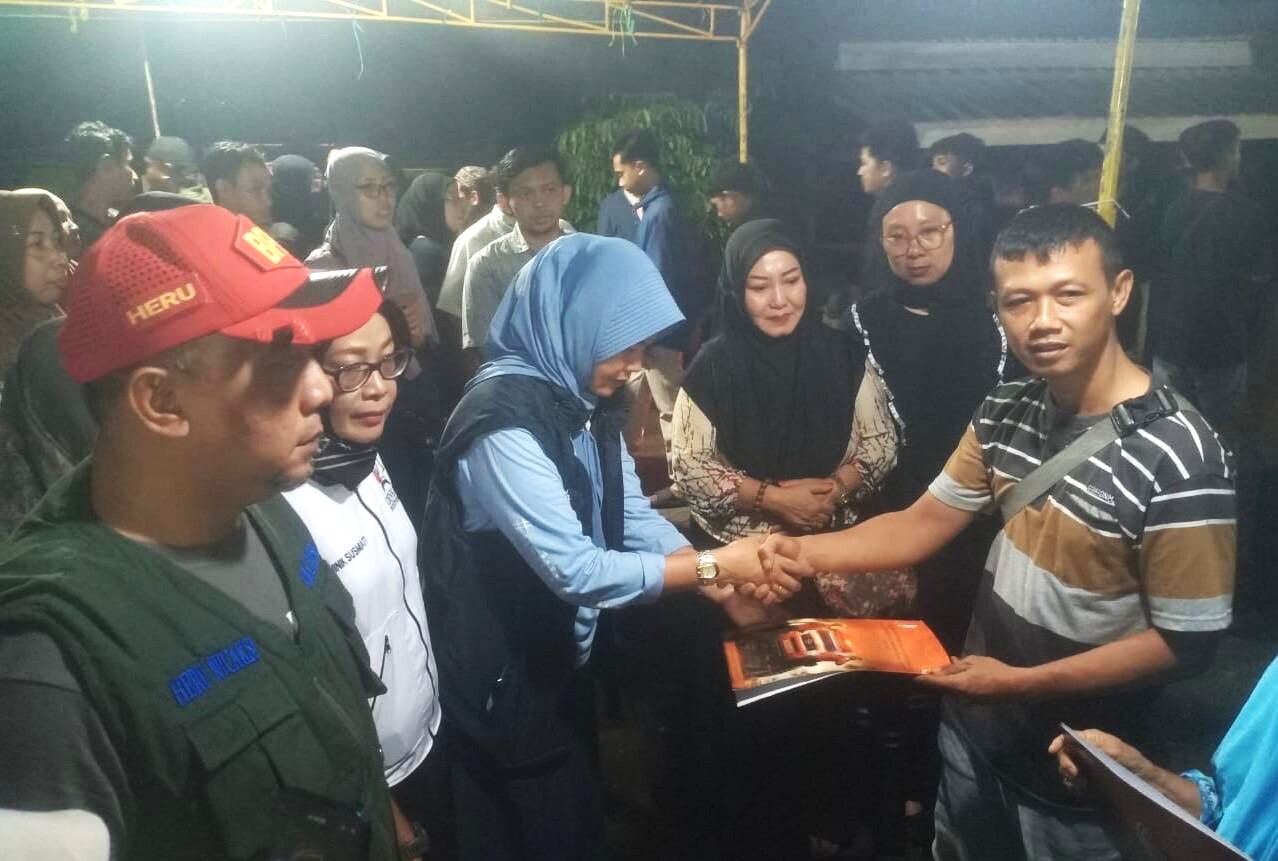 Pemkab Bojonegoro Kirim Mobil Jenazah dan Ambulans Jemput Korban Laka Karanganyar, Serta Beri Santunan Keluarga Korban