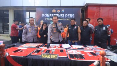 Polres Bojonegoro Ungkap 17 Kasus Narkotika dan Okerbaya, 17 Tersangka Diamankan