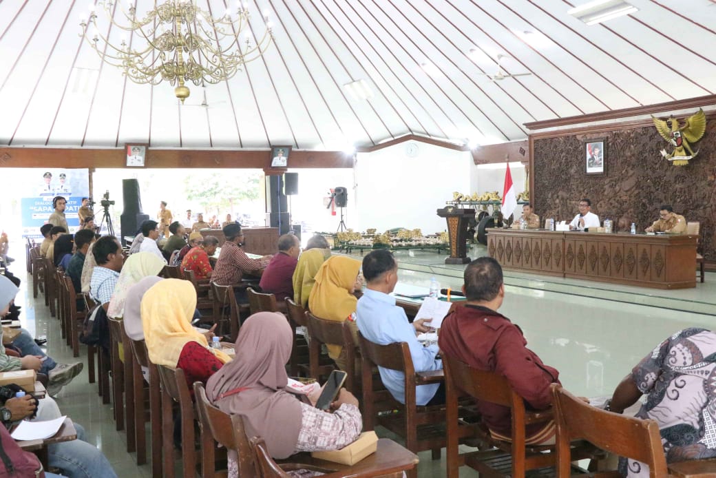 Sapa Bupati Ke-2, Bahas Pengentasan Kemiskinan melalui Gerakan Beternak Ayam Petelur Mandiri, Hingga Penuntasan Ijazah