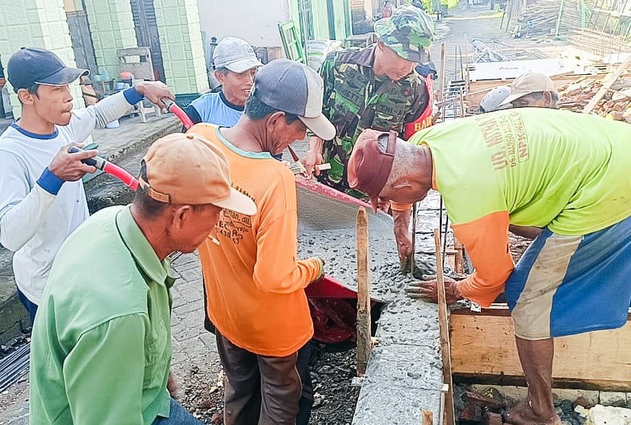 TNI Koramil Sumberrejo Bersama warga, Cor Pondasi Musholla Baitul Mukminin Margoagung