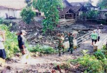 Babinsa Posramil 19/Gondang Kodim 0813 Bojonegoro, Bersama Warga Sambongrejo, Membangun Bronjong dan Jalan Makadam