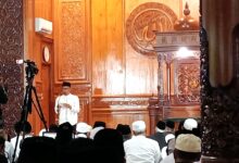 Bupati Bojonegoro H. Setyo Wahono Ikuti Sholat Idul Adha 1446 Hiriyah di Masjid Agung Darussalam, Bojonegoro Kota
