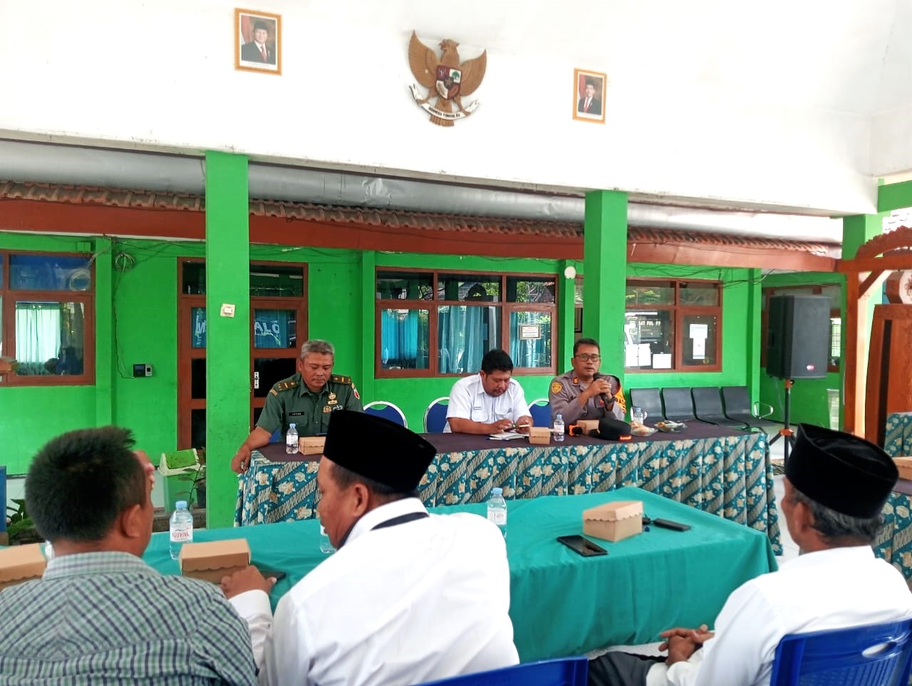 Di Konferensi Kepala Desa, Kapolsek Malo AKP Suryanto Sampaikan Bahayanya Aliran Listrik Untuk Jebakan Tikus