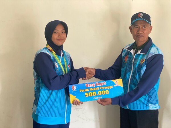 Atlet Taekwondo Bojonegoro Okta Ayu Primidya, Raih Medali Pertama di Porprov Jatim 2025 Atlet Taekwondo Bojonegoro Okta Ayu Primidya, Raih Medali Pertama di Porprov Jatim 2025