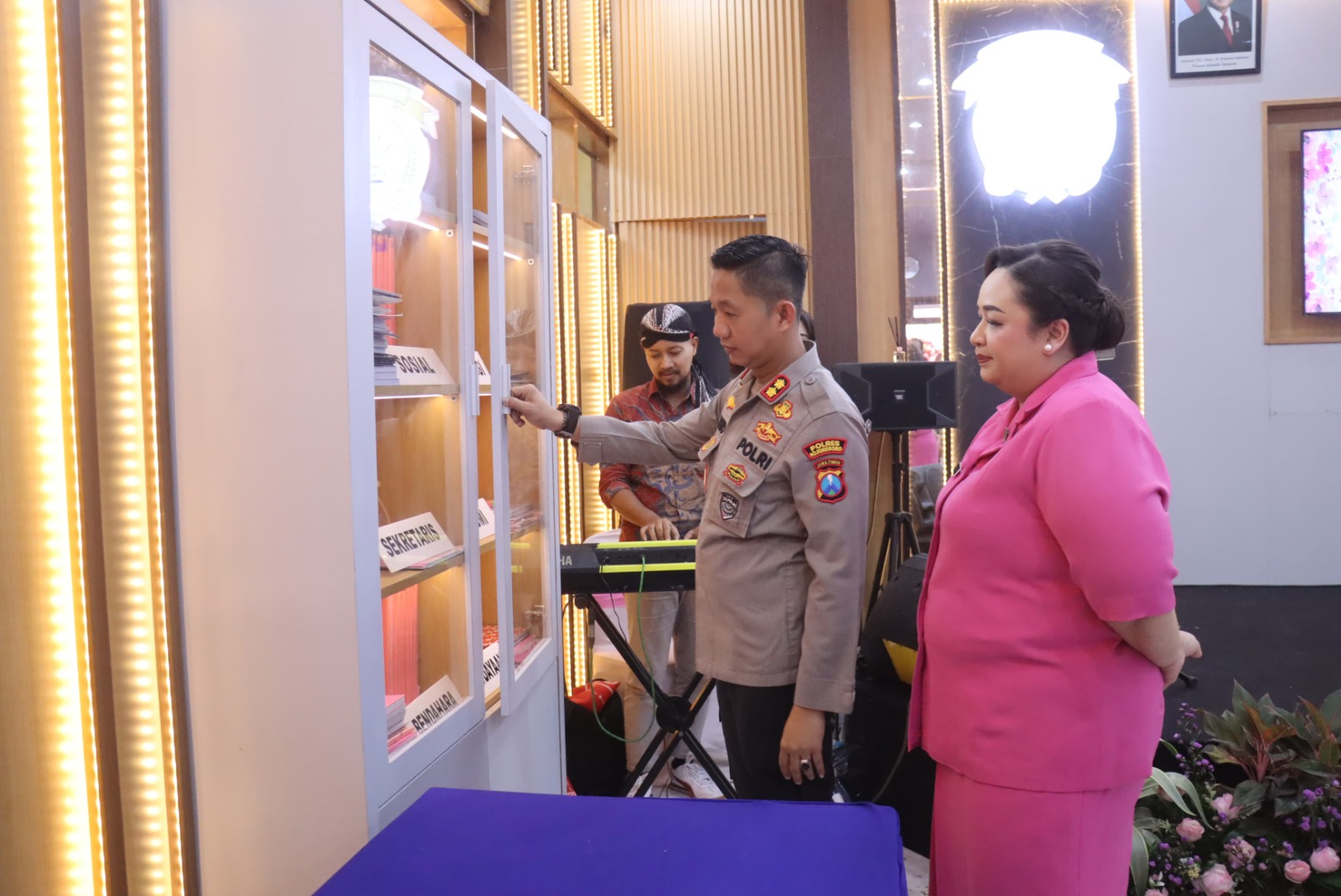 Kapolres Bojonegoro AKBP Mario Prahatinto, Resmikan Renovasi Kantor Bhayangkari dan Yayasan Kemala