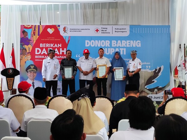 Para Pendonor Darah Sukarela ini, Dapat Penghargaan dari PMI Bojonegoro