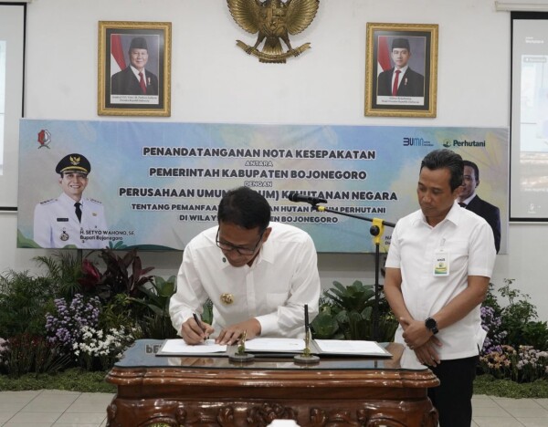 Optimalkan Pemanfaatan Kawasan Hutan, Pemkab Bojonegoro Teken MoU Dengan Perhutani Optimalkan Pemanfaatan Kawasan Hutan, Pemkab Bojonegoro Teken MoU Dengan Perhutani