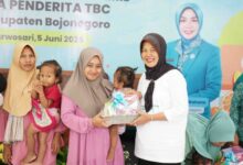 Perhatikan Gizi Balita dan Ibu Hamil, Pemkab Bojonegoro Lakukan Pemberian Makanan Tambahan (PMT), di Pendopo Kecamatan Purwosari