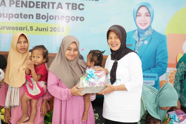 Perhatikan Gizi Balita dan Ibu Hamil, Pemkab Bojonegoro Lakukan Pemberian Makanan Tambahan (PMT), di Pendopo Kecamatan Purwosari