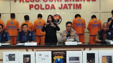 Polda Jatim Bongkar Sindikat Penyebaran Konten Pornografi Online, Libatkan Pasangan Sejenis