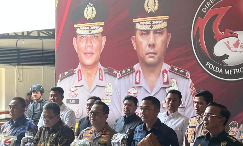 Polda Metro Jaya Tangkap 1.672 Tersangka, Kasus Narkoba dalam 2 Bulan Terakhir Polda Metro Jaya Tangkap 1.672 Tersangka, Kasus Narkoba dalam 2 Bulan Terakhir