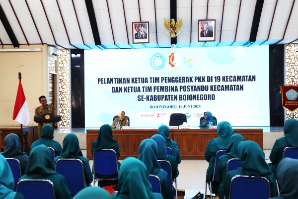 Bupati Bojonegoro Setyo Wahono: TP PKK dan Pembina Posyandu Agar Ikut Serta Turunkan Angka Stunting dan Kemiskinan Bupati Bojonegoro Setyo Wahono: TP PKK dan Pembina Posyandu Agar Ikut Serta Turunkan Angka Stunting dan Kemiskinan
