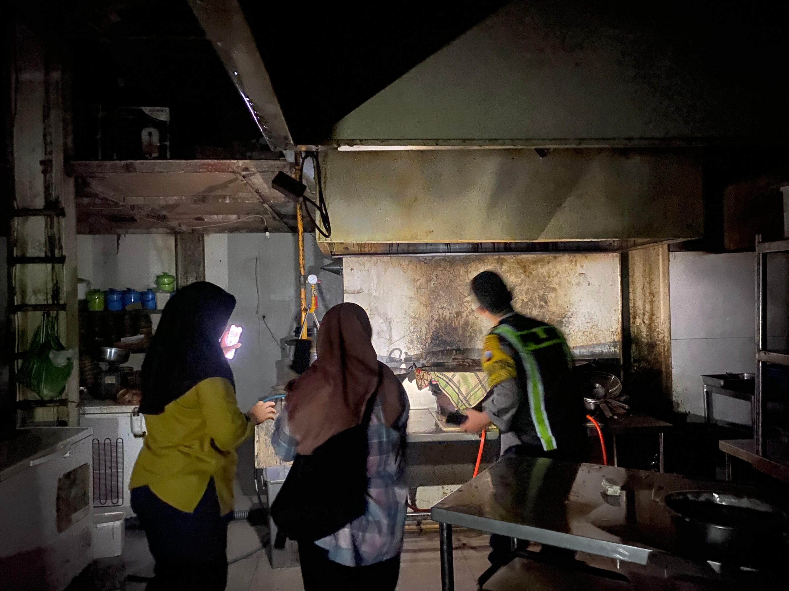 Terbakar, Rumah Yang Dipakai Dapur Sebuah Rumah Makan di Jalan Veteran, Bojonegoro Kota