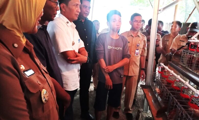 KPM Penerima Program Gayatri Desa Panemon, Sugihwaras, Ditinjau Bupati-Wabup Bojonegoro KPM Penerima Program Gayatri Desa Panemon, Sugihwaras, Ditinjau Bupati-Wabup Bojonegoro