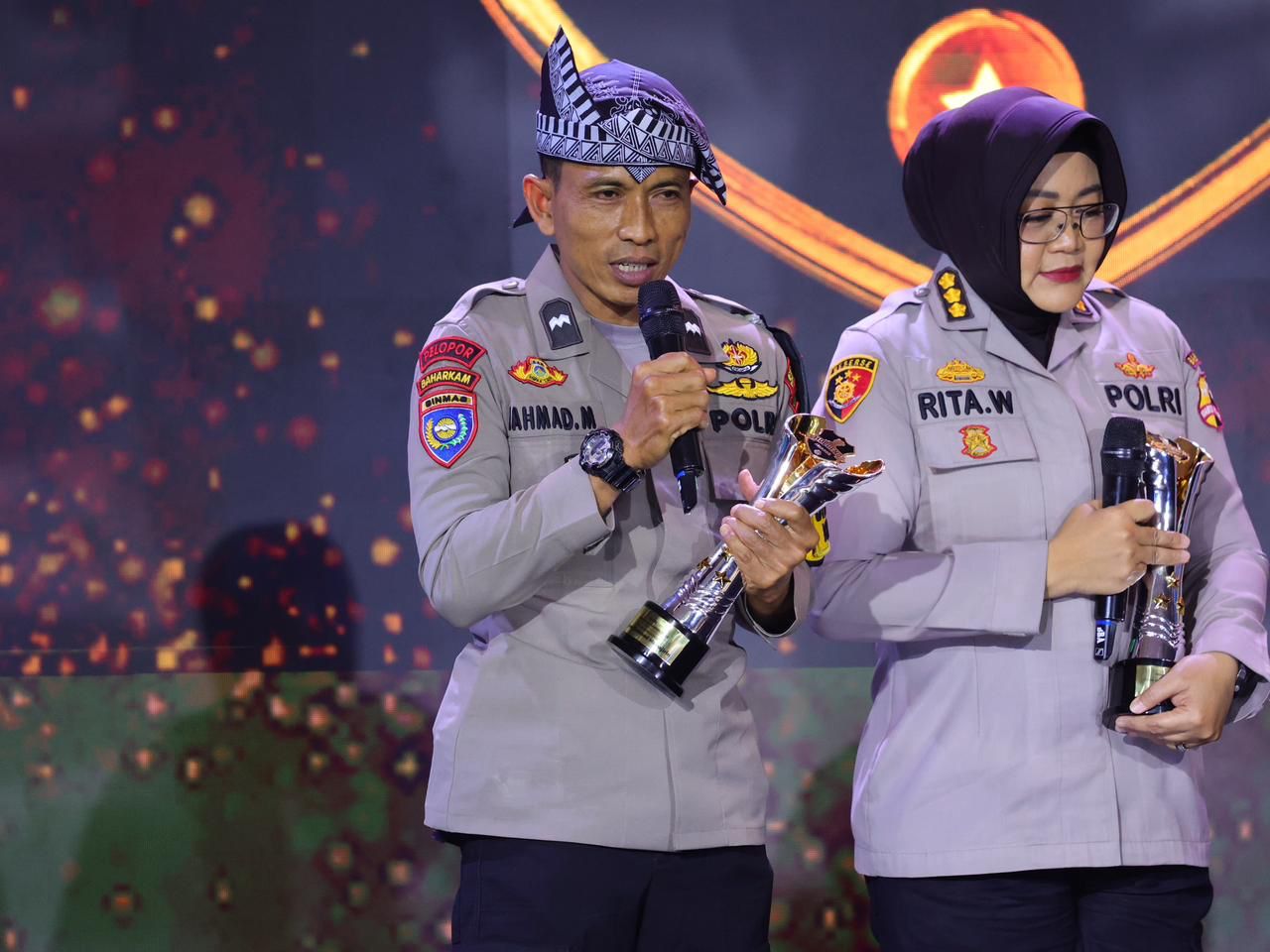 Bhabinkamtibmas Kelurahan Ledok Kulon, Bojonegoro, Aipda Rahmad Muhajirin Terima Anugrah Hoegeng Award 2025