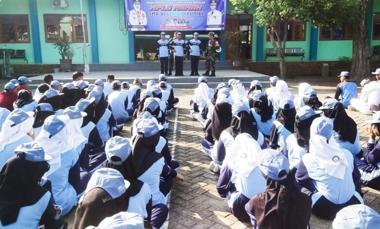 Giat MPLS, Babinsa Kodim Bojonegoro Berikan Pendidikan Karakter Giat MPLS, Babinsa Kodim Bojonegoro Berikan Pendidikan Karakter