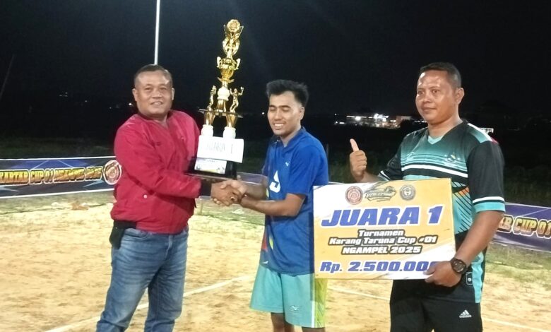 Grand Final Turnamen Bola Voli Spon Karang Taruna Cup-01, Desa Ngampel, Kapas, Dimenangkan Tim Poenix Grabagan