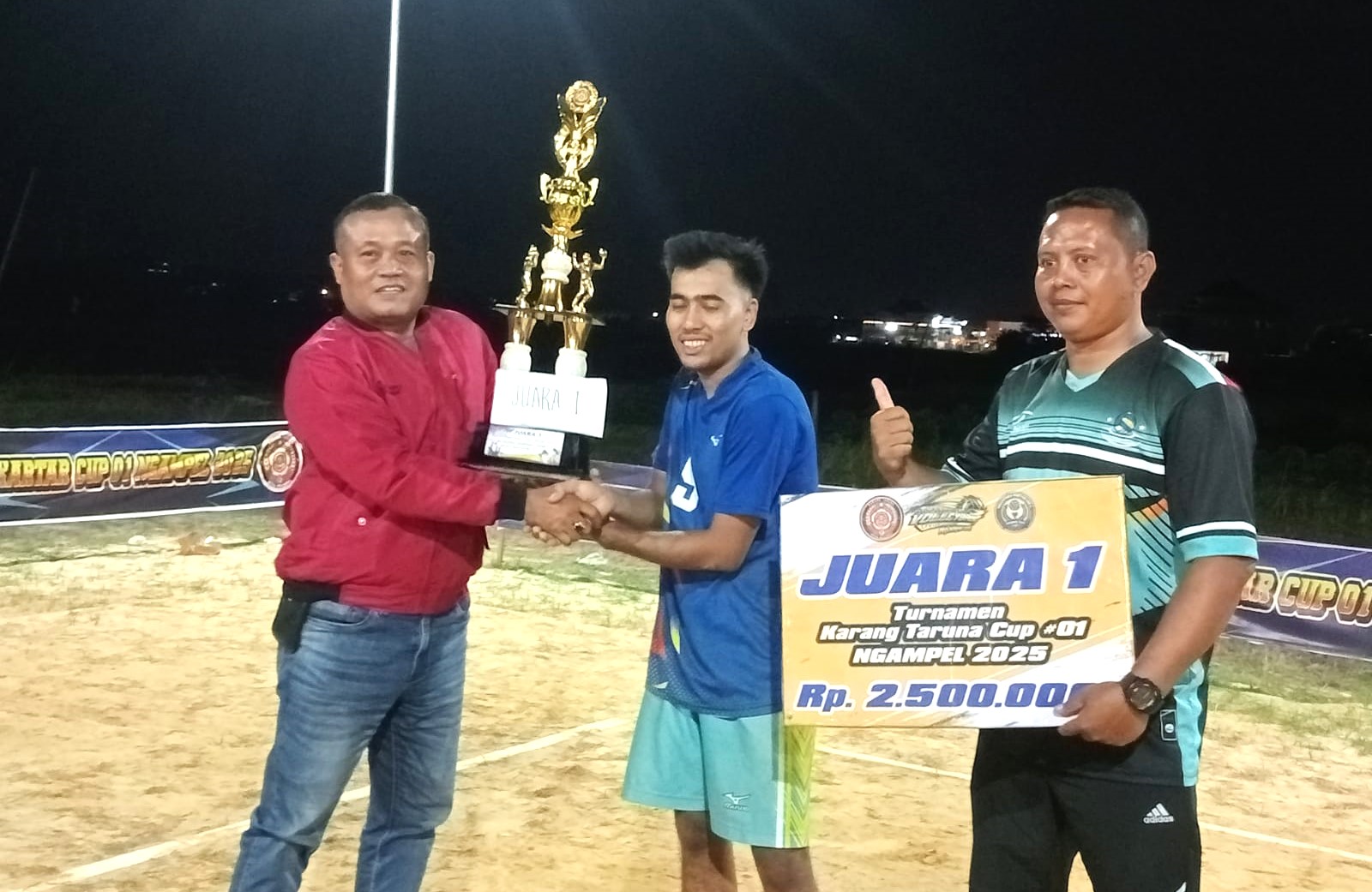 Grand Final Turnamen Bola Voli Spon Karang Taruna Cup-01, Desa Ngampel, Kapas, Dimenangkan Tim Poenix Grabagan