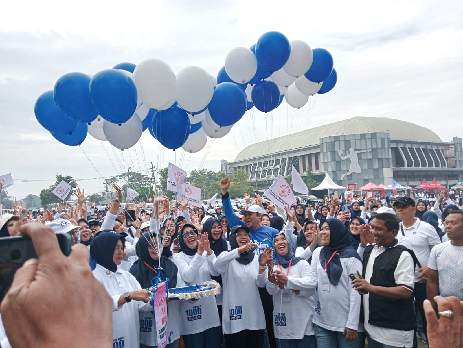 Meriahnya, Fun Walk 1000 Bidan dan Launching Senam Sehat BMM Yang Digelar IBI Cabang Bojonegoro