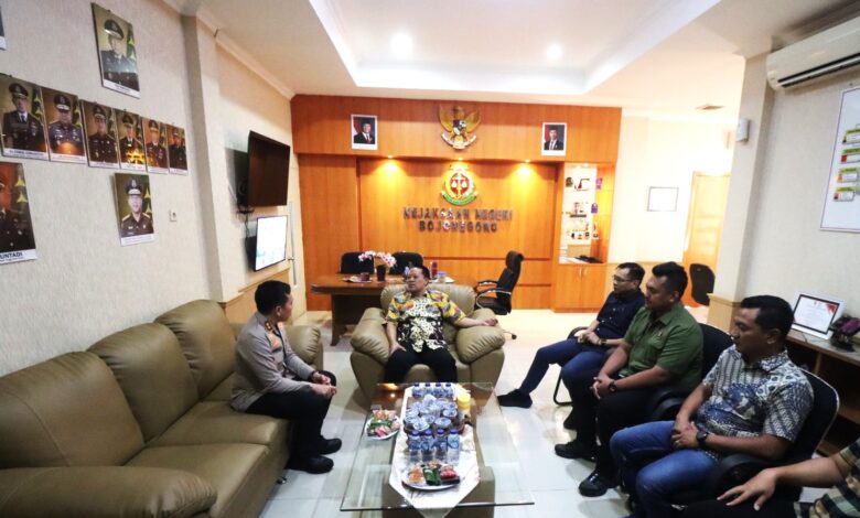 Perkuat Koordinasi, Kapolres Bojonegoro AKBP Afrian Satya Permadi, Bersilaturahmi Ke Kantor Kejari Bojonegoro Perkuat Koordinasi, Kapolres Bojonegoro AKBP Afrian Satya Permadi, Bersilaturahmi Ke Kantor Kejari Bojonegoro