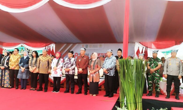 Puncak Peringatan Hari Koperasi Ke-78, Jawa Timur, Dipusatkan di Bojonegoro. Momen Penguatan Koperasi Desa Merah Putih Puncak Peringatan Hari Koperasi Ke-78, Jawa Timur, Dipusatkan di Bojonegoro. Momen Penguatan Koperasi Desa Merah Putih