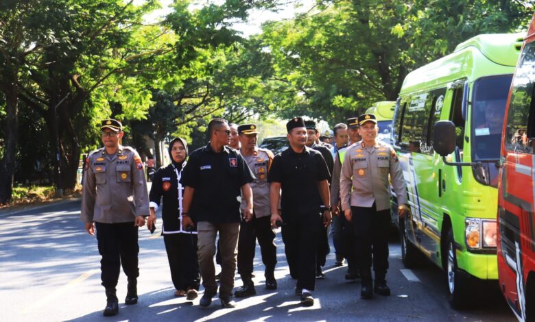 Ratusan Calon Warga Baru IKSPI Kera Sakti Bojonegoro, Hendak Ke Padepokan Pusat Madiun, Dikawal Polres Bojonegoro