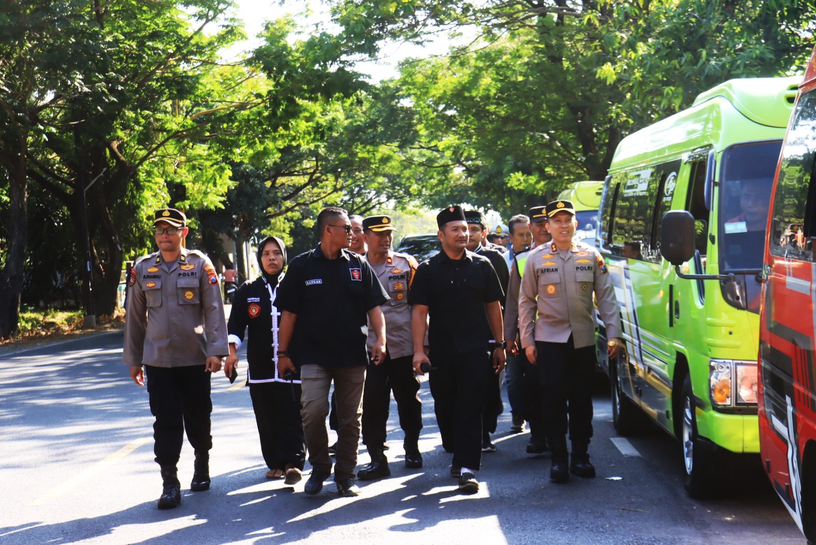 Ratusan Calon Warga Baru IKSPI Kera Sakti Bojonegoro, Hendak Ke Padepokan Pusat Madiun, Dikawal Polres Bojonegoro