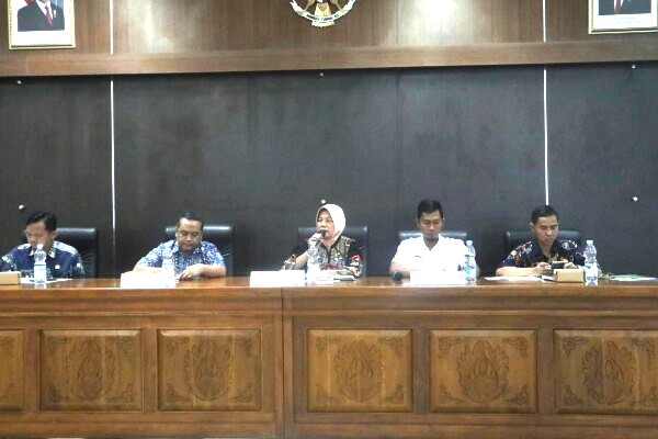 Ratusan Ribu Keluarga Miskin di Bojonegoro Bakal Terima Bantuan Beras Guna Perkuat Ketahanan Pangan Ratusan Ribu Keluarga Miskin di Bojonegoro Bakal Terima Bantuan Beras Guna Perkuat Ketahanan Pangan