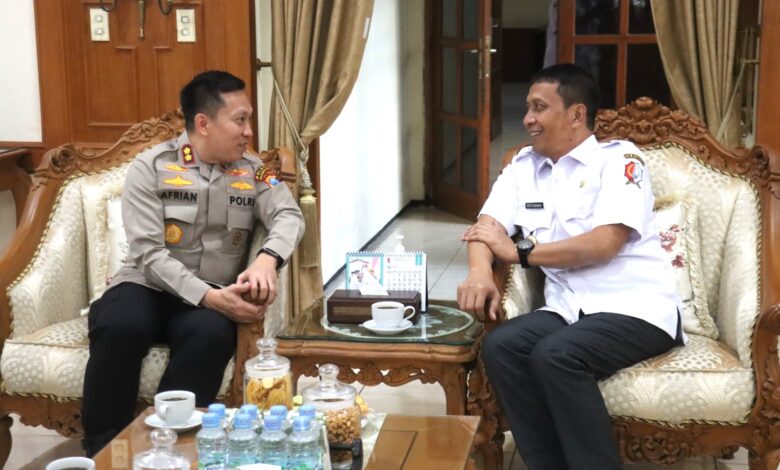 Resmi Jabat Kapolres Bojonegoro, AKBP Afrian Satya Permadi Langsung Bersilaturahmi Ke Bupati Bojonegoro Setyo Wahono Resmi Jabat Kapolres Bojonegoro, AKBP Afrian Satya Permadi Langsung Bersilaturahmi Ke Bupati Bojonegoro Setyo Wahono