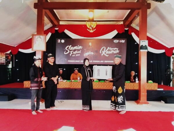 Upaya Merawat Tradisi dan Melestarikan Pitutur Luhur Samin Sentiko, Digelar Samin Festival Ke-9, Di Balai Budaya Samin Upaya Merawat Tradisi dan Melestarikan Pitutur Luhur Samin Sentiko, Digelar Samin Festival Ke-9, Di Balai Budaya Samin