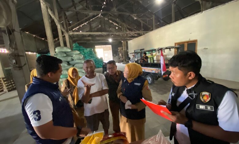 Antisipasi Beras Oplosan, Polres Bojonegoro Bersama Satgas Pangan Laksanakan Sidak Penggilingan Padi