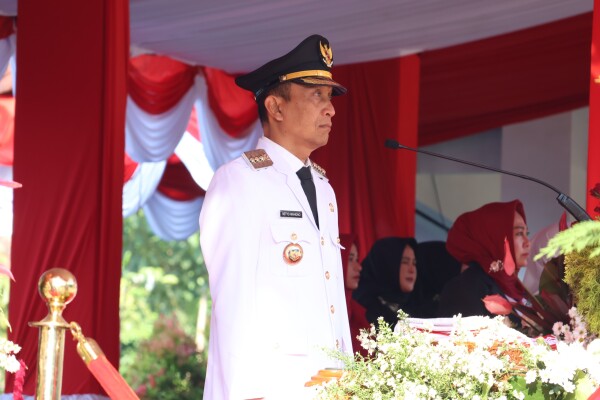Bojonegoro Gelar Upacara HUT Kemerdekan RI Ke-80 Dengan Meriah Namun Tetap Khidmat Bojonegoro Gelar Upacara HUT Kemerdekan RI Ke-80 Dengan Meriah Namun Tetap Khidmat