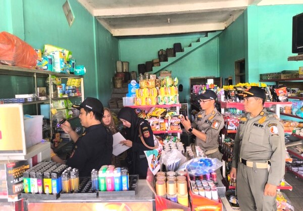 Bojonegoro Gencar Perangi Rokok Ilegal Dengan Melaksanakan Sinergi Lintas Sektor Untuk Operasi Lapangan Bojonegoro Gencar Perangi Rokok Ilegal Dengan Melaksanakan Sinergi Lintas Sektor Untuk Operasi Lapangan