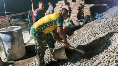 Kejar Target Penyelesaian Pekerjaan, Satgas TMMD 125 Bojonegoro Bersama Masyarakat Setempat, Laksanakan Kerja Lembur