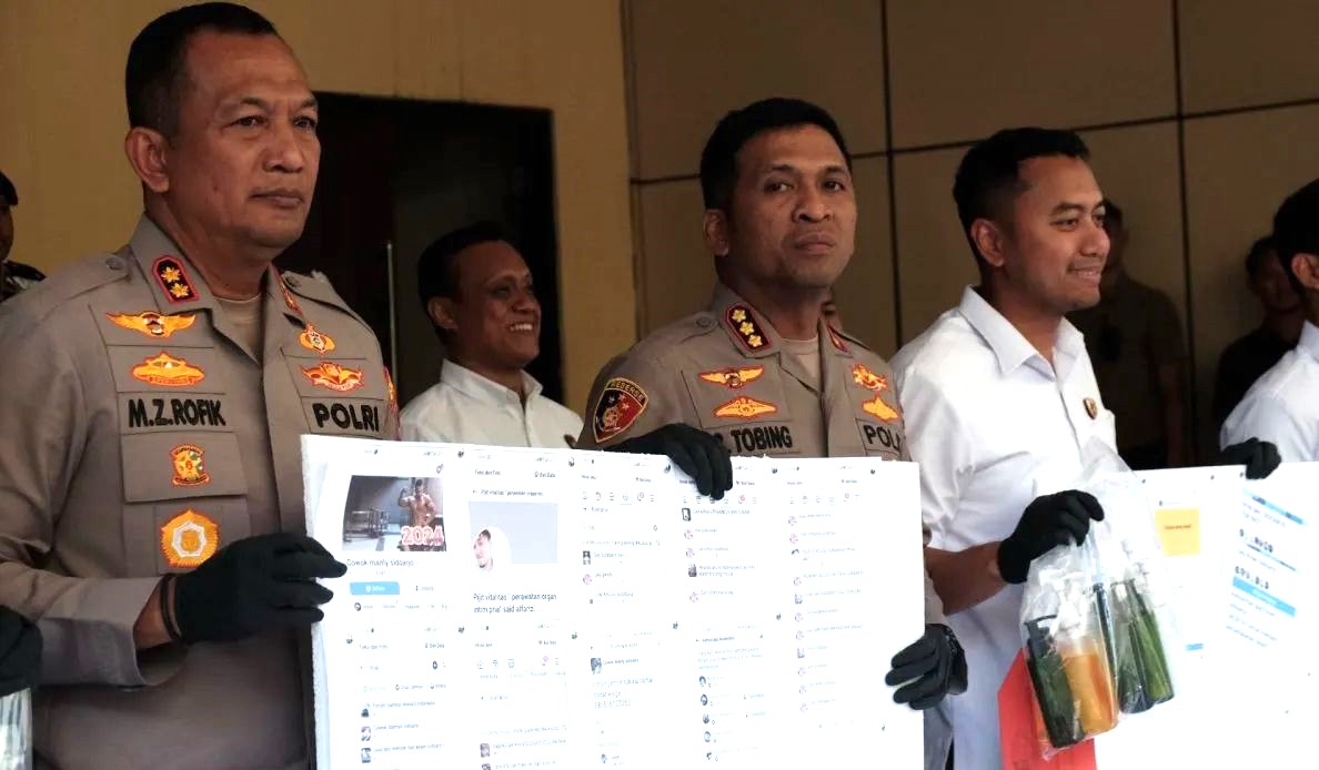 Polisi Tangkap 3 Pelaku Anggota Group Sesama Jenis di Sidoarjo