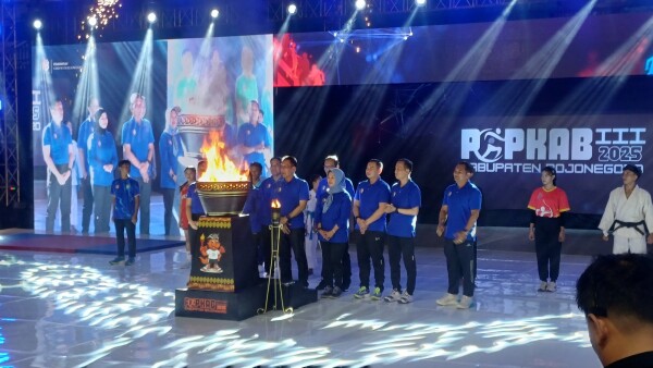 Resmi Dibuka, Kejuaraan Olahraga Popkab, Peparpekab dan Kejurcam Bojonegoro 2025